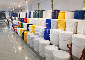 欧美色尿尿汇编吉安容器一楼涂料桶、机油桶展区